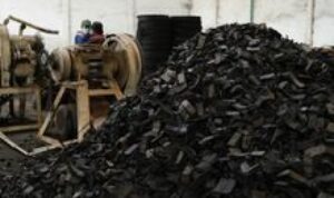 Perusahaan Asal Sumsel Ekspor Perdana 162 Ton Serbuk Karet ke Tiongkok