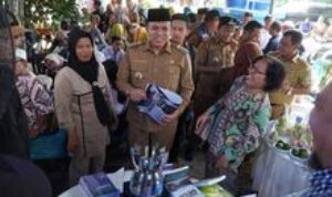 Tenun Songket Khas Nias tampil dalam ajang The Jakarta International Handicraft Trade Fair (INACRAFT) 2025 Karya Fashion Show Kancah Dunia