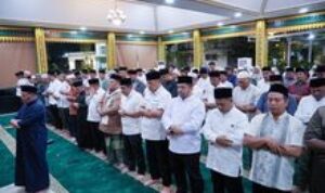 Jajaran Camat Medan Perjuangan Tarawih Bersama di Pendopo Rumah Dinas Wali Kota Medan, Jadikan Kejujuran dan Amanah Pilar Utama Membangun Kota