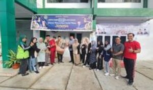 Kankemenag Sibolga Muhammad Rosyadi Lubis Serahkan Bantuan kepada Kelompok Kerja Majelis Taklim
