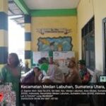 Tingkatkan Motivasi Dan Semangat Kerja. Babinsa Sertu Widadi Dampingi Kepala Lingkungan Piket Di Kantor Kelurahan