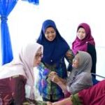 Ketua TP PKK Langkat Ny. Endang Kurniasih, kembali Salurkan Bantuan Sembako di Empat Kecamatan