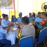 BABINSA LAKSANAKAN KOMSOS BERSAMA BABINKAMTIBMAS DAN PERANGKAT DESA