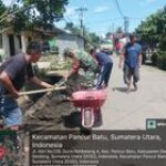 Wujudkan Lingkungan Bersih, Babinsa Bersama Perangkat Desa dan Warga Lakukan Gotong Royong