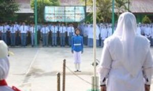 MAN Asahan Bawa Semangat Kartini Dalam Upacara Bendera