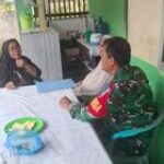 MENJALANI HUBUNGAN BAIK, BABINSA MELAKSANAKAN KOMSOS DENGAN WARGANYA
