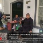 Babinsa Koramil 0201- 04/MK Anjangsana Bersama Kasitrantib Kelurahan di Rumah Warga Binaan