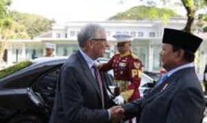 Momen Prabowo Sambut Hangat Orang Terkaya di Muka Bumi Bill Gates di Istana Merdeka, Jemput Sejak Turun dari Kendaraan