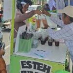 Es Teh Jumbo Ibu Ais: Harapan yang Tak Pernah Mencair di Tengah Teriknya Kota Medan