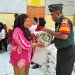 BABINSA KORAMIL 0201-03/MD SERDA AHMAD SUYADI MELAKSANAKAN PENDAMPINGAN PENDISTRIBUSIAN BANTUAN PANGAN MASYARAKAT DARI PEMERINTAH DIWILAYAH BINAAN