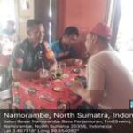 KOMSOS DENGAN WARGA, BABINSA KORAMIL 0201-14/PB JUGA RUTIN PANTAU WILAYAH BINAAN